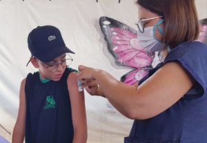 Vacinação contra Dengue: DF aplica 10 mil doses em crianças