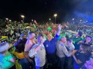 Gama abraça coligação de Ibaneis e governador reforça amor pela cidade