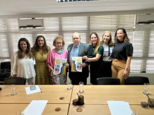 Gesto nobre de Ibaneis Rocha ao assinar carta de compromissos com ações pelas mulheres