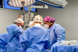 Em 120 dias, hospitais privados fazem mais de 2,3 mil cirurgias do SUS