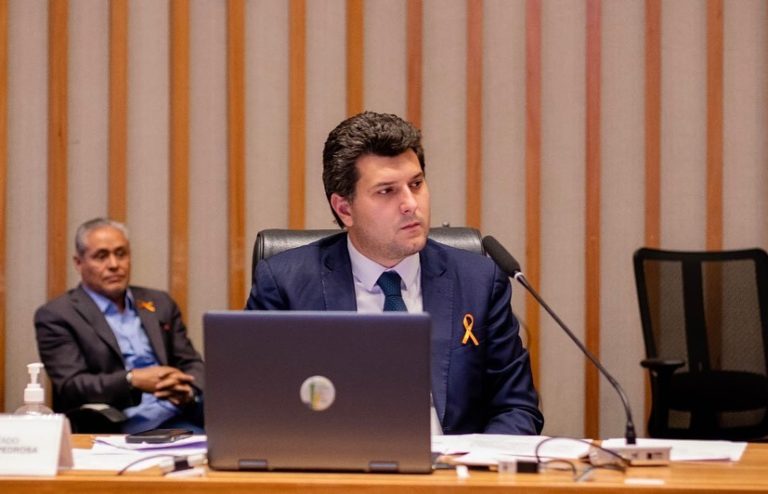 Salários da saúde em pauta na LDO 2025
