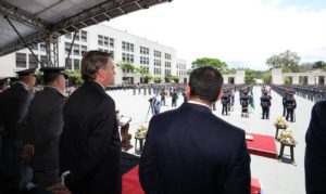 Bolsonaro participa de cerimônia na Escola Naval no Rio