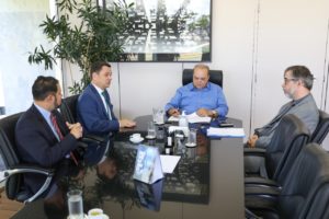 Ibaneis Rocha formaliza proposta de reajuste de 18% para forças de segurança