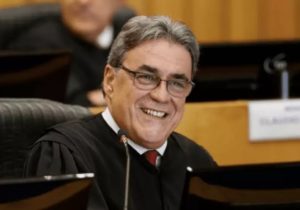 Vice-presidente do TST faz proposta para aeronauta cancelar greve