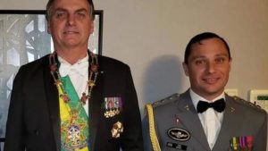 Ex-ajudante de ordens de Bolsonaro é investigado por movimentação atípica de R$ 3,2 milhões