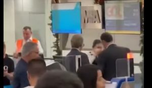 VÍDEO: Barroso é xingado e vaiado em Miami
