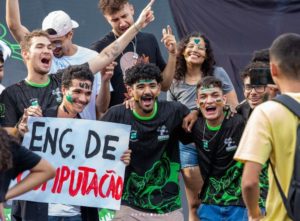 Calouros festejam aprovação no vestibular da Universidade de Brasília