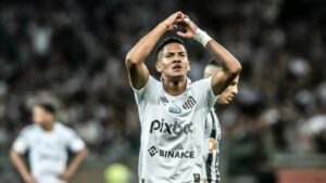 Flamengo prepara nova proposta milionária pelo atacante Ângelo, do Santos