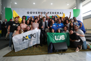 Ministro da Educação anuncia mais 5,3 mil bolsas de pós-graduação