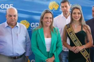 Governador assina ordem de serviço para construção de creche em Taguatinga