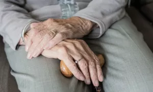 Conheça a bactéria intestinal que pode ser a principal responsável pelo Parkinson