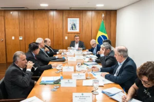 Ibaneis Rocha se reúne com ministro Rui Costa para discutir projetos de infraestrutura do DF