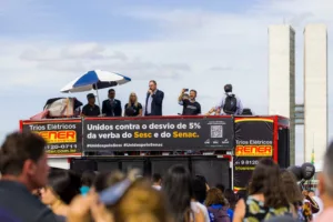 Centrais sindicais e confederações de trabalhadores divulgam carta aberta contra cortes no Sesc e no Senac