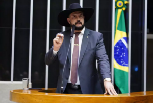 Deputado Zé Trovão denuncia presença de Nicolás Maduro no Brasil e critica encontro com o presidente Lula