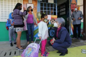 Após fim da greve, Secretaria de Educação e Sinpro definirão reposição das aulas