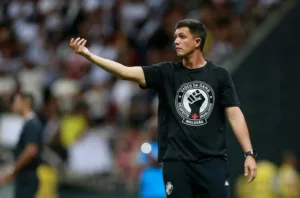 Maurício Barbieri é demitido do Vasco e clube busca por novo técnico