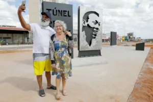 Túnel Rei Pelé: Espaço de Homenagens