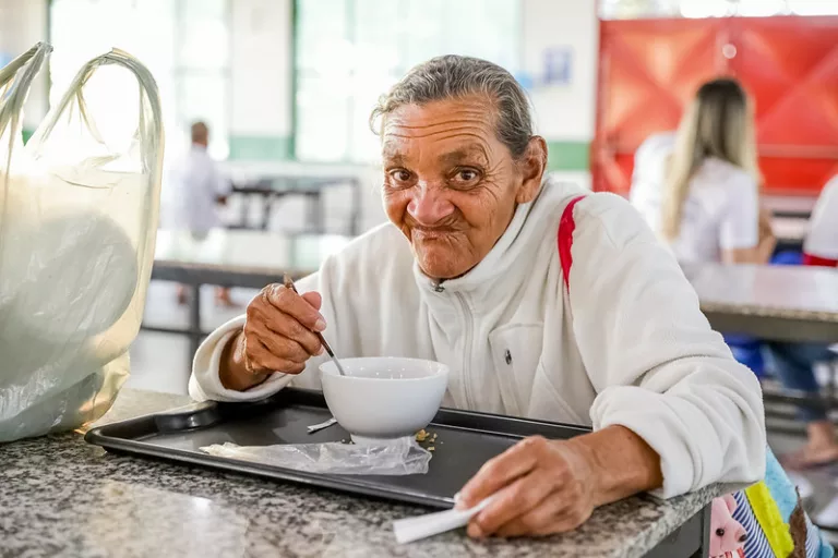 Restaurantes comunitários do DF recebem 75% de aprovação