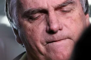 Polícia Federal indicia Bolsonaro por fraude em cartão de vacinas
