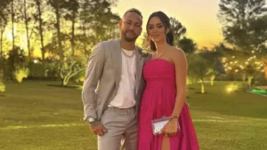Neymar pede desculpas publicamente a sua namorada após traição