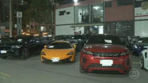 Polícia Civil apreende 51 carros de luxo usados por facção criminosa em lavagem de dinheiro