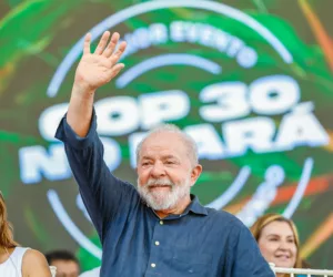 Lula pode receber alta médica neste domingo após cirurgia de artrose
