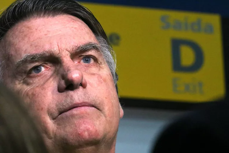Bolsonaro depõe à PF