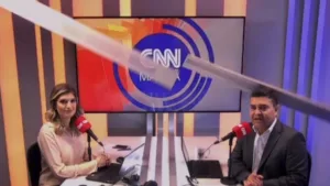Susto ao Vivo: Teto desaba durante programa de rádio da CNN Brasil