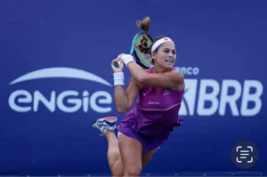 Tenista Carol Meligeni estreia no maior torneio profissional feminino de Brasília com apoio da Secretaria de Esporte e Lazer
