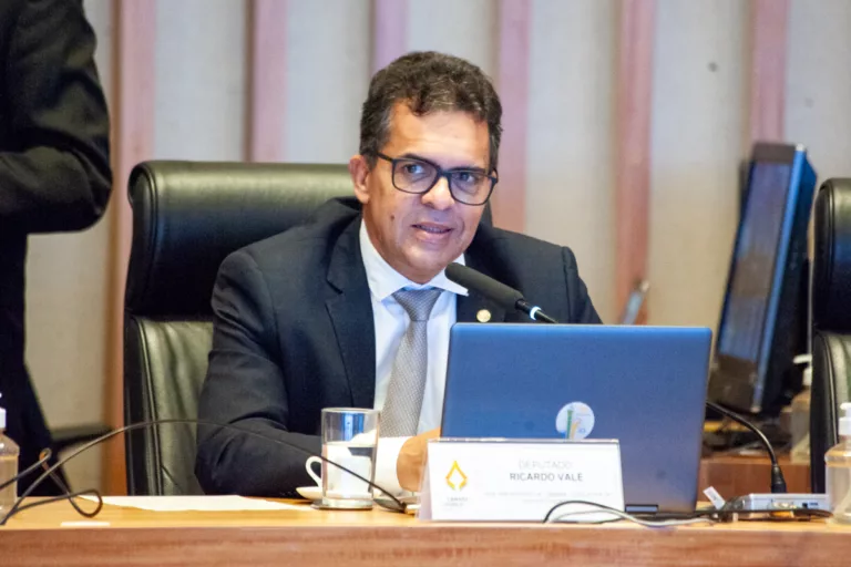 Ricardo Vale propõe PL que garante transporte gratuito a pacientes dos CAPS