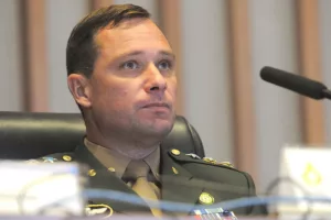 Tenente-coronel Mauro Cid já tinha ciência do caráter público das joias do governo em março