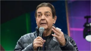 Faustão é extubado e apresenta melhora após transplantes