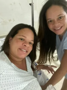 Coincidência extraordinária: Irmãs gêmeas dão à luz no mesmo dia no Hospital Regional de Ceilândia