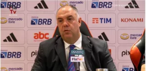 Vídeo: Vice-presidente de futebol do Flamengo, Marcos Braz, envolvido em confronto com torcedor