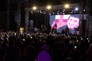 Sesc-DF: Amado Batista encanta mais de 2.300 pessoas em show exclusivo