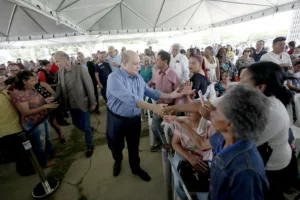 Ibaneis realiza mais uma promessa de campanha e anuncia avanços na política habitacional do DF