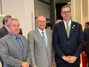Programa de neoindustrialização de empresas também beneficiará setor de comércio de bens e serviços