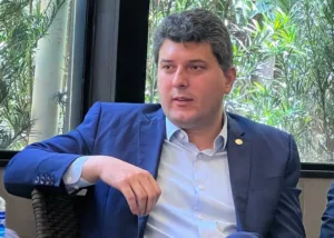 Deputado Eduardo Pedrosa elogia Governo Ibaneis e projeta futuro político