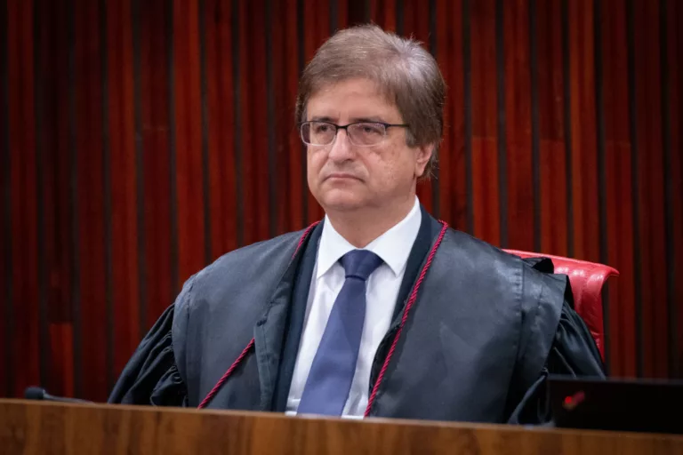 PGR sustenta inelegibilidade de Arruda na Ficha Limpa