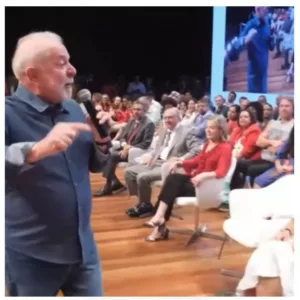 Presidente Lula elogia ministro e governador na Conferência Eleitoral do PT