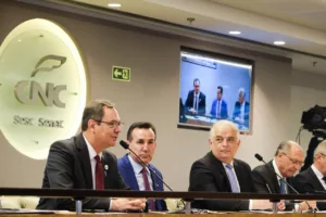 José Aparecido e Geraldo Alckmin no fórum das microempresas