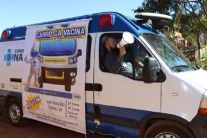 Carro da vacina realiza centésima ação