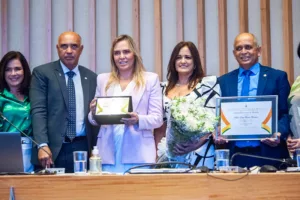 Vice-governadora Celina Leão recebe título de cidadã honorária de Brasília