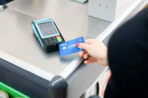 Consulta liberada: Saiba onde retirar o Cartão Material Escolar a partir desta sexta-feira