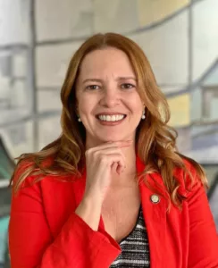 Janaína Farias assume Senado Federal como representante do Ceará