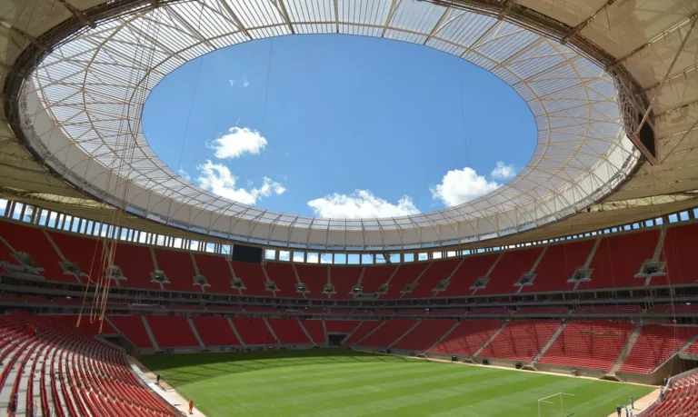 GDF abre cadastro de ambulantes para jogo Vasco x Botafogo no Mané Garrincha