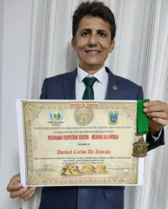 Advogado e articulador social Aderval Andrade recebe honraria da ABRASCI