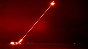 Reino Unido revela arma do futuro: DragonFire, o laser que aniquila mísseis – assista ao vídeo