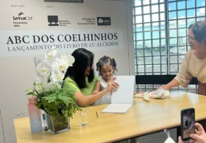 Lu Alckmin Encanta com Lançamento de Livro Infantil “ABC dos Coelhinhos”