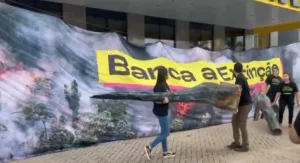 Greenpeace protesta contra crédito rural irregular